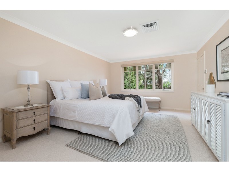 29 Woodbury Road, St Ives NSW 2075