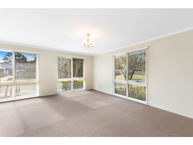 27 Greenhill Crescent, St Ives NSW 2075