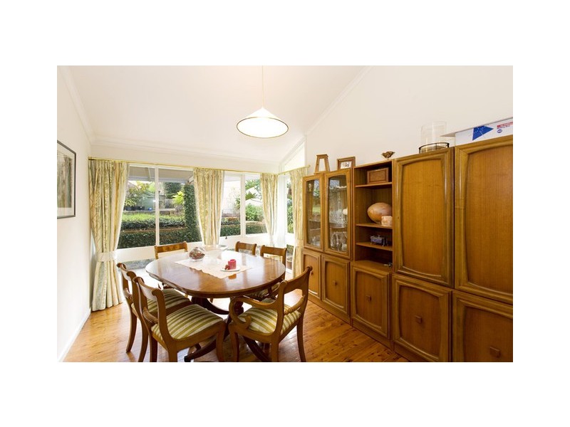 9 LOWRY CRESCENT, St Ives NSW 2075