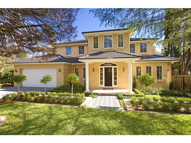 14 WARRIMOO AVENUE, St Ives NSW 2075