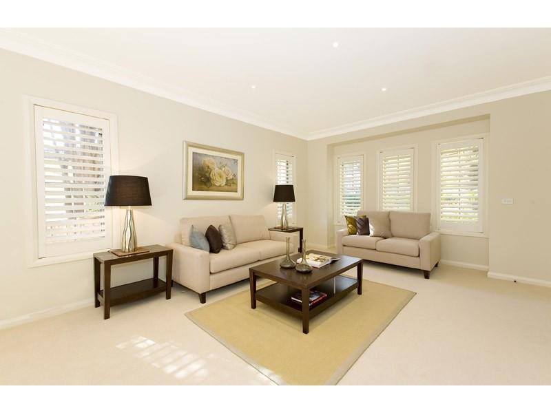 14 WARRIMOO AVENUE, St Ives NSW 2075