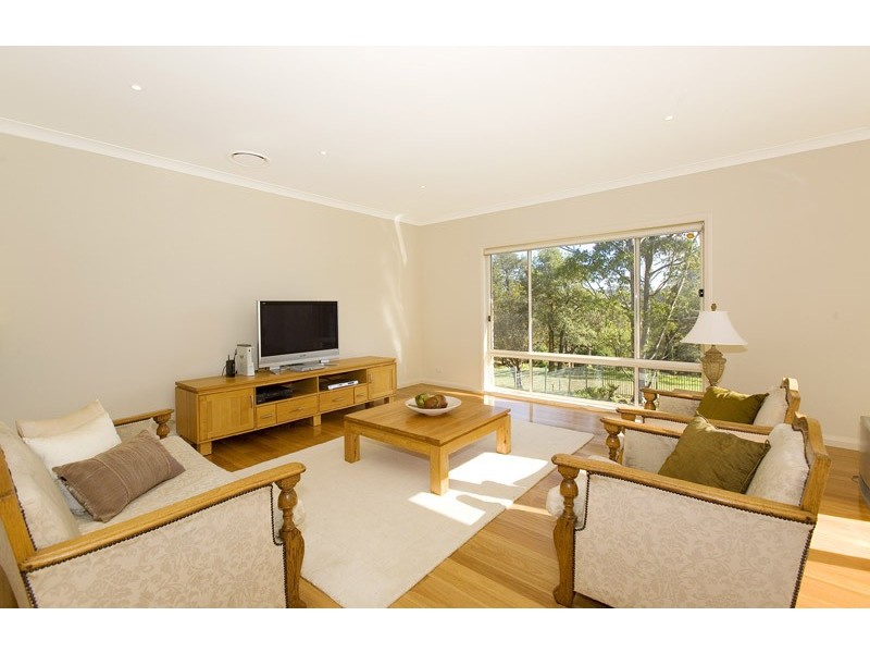 14 WARRIMOO AVENUE, St Ives NSW 2075