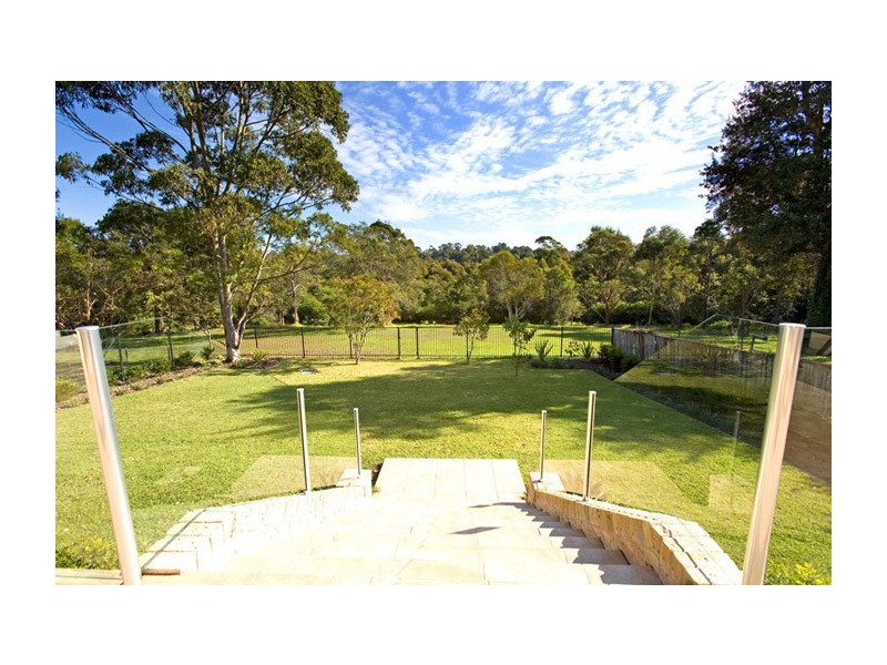 14 WARRIMOO AVENUE, St Ives NSW 2075