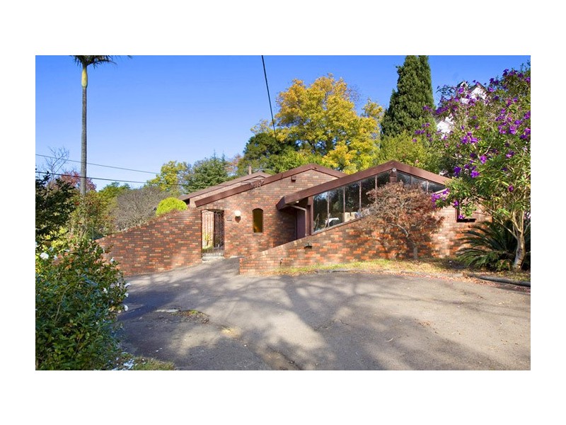 18 KITCHENER STREET, St Ives NSW 2075