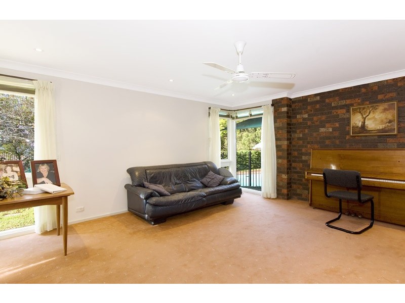18 KITCHENER STREET, St Ives NSW 2075