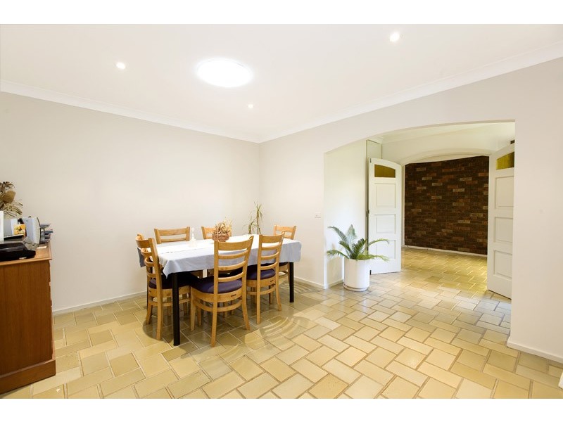 18 KITCHENER STREET, St Ives NSW 2075