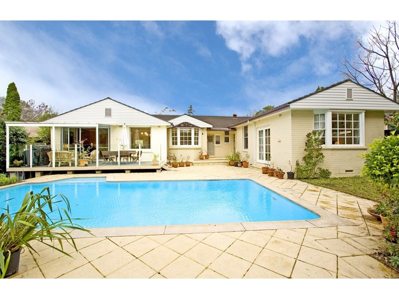 52 STANLEY STREET, St Ives NSW 2075