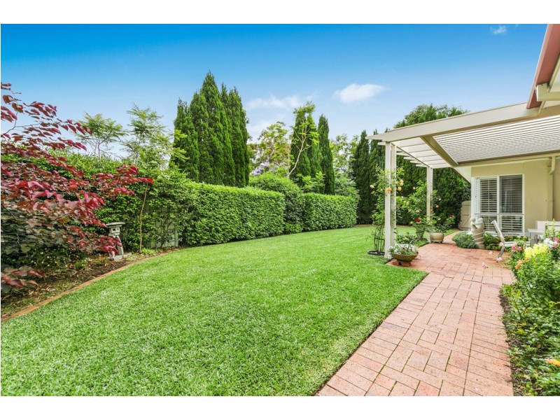 1 Hillcrest Drive, St Ives NSW 2075
