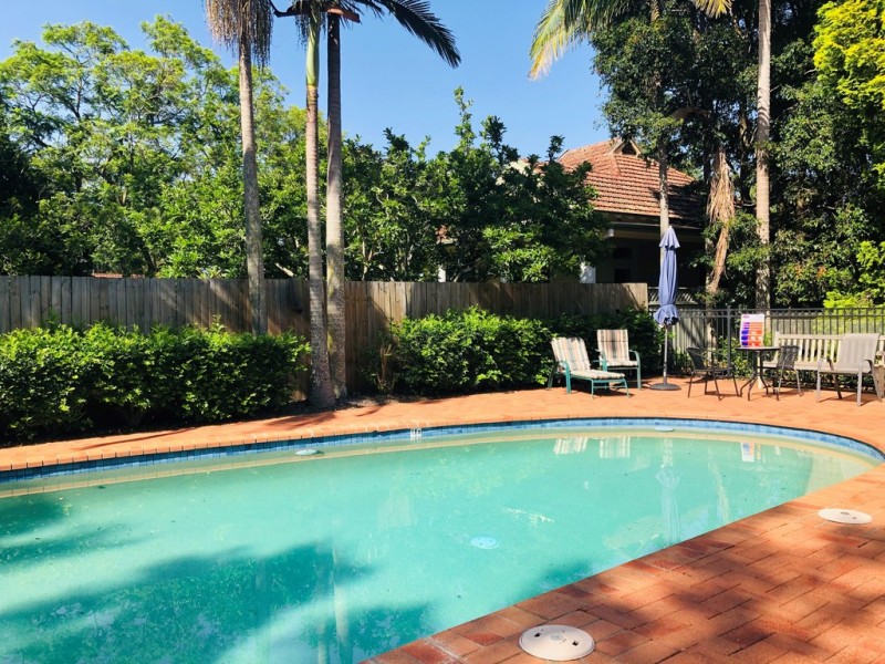 1 Hillcrest Drive, St Ives NSW 2075