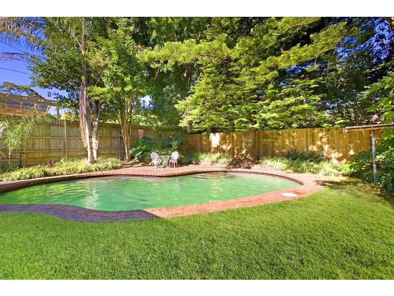 10 BUNDABAH AVENUE, St Ives NSW 2075