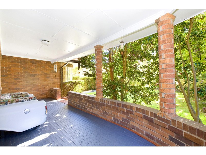 10 BUNDABAH AVENUE, St Ives NSW 2075