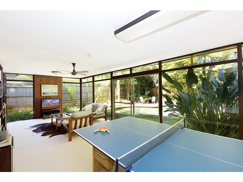 10 BUNDABAH AVENUE, St Ives NSW 2075