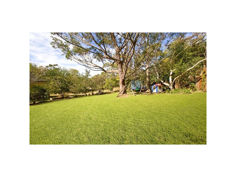 4 TIMBARRA ROAD, St Ives NSW 2075