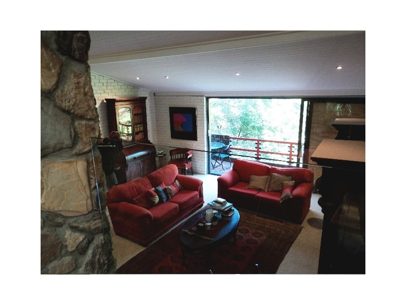 25 LOWRY CRESCENT, St Ives NSW 2075