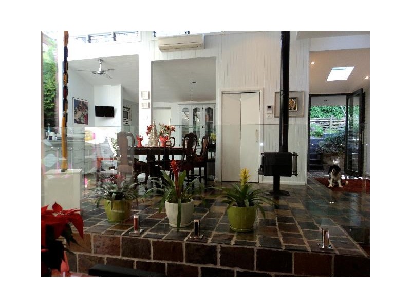 25 LOWRY CRESCENT, St Ives NSW 2075