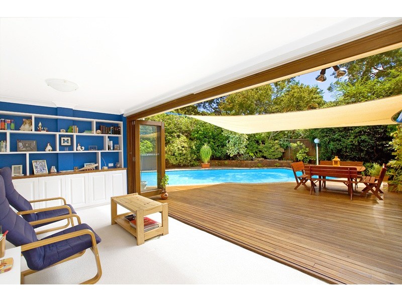 4 College Crescent, St Ives NSW 2075