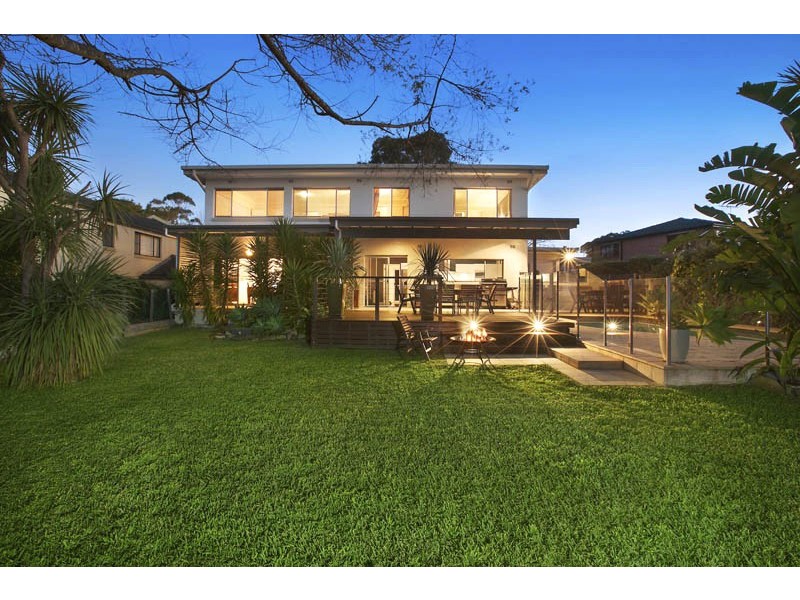 4 WHITMONT CRESCENT, St Ives NSW 2075