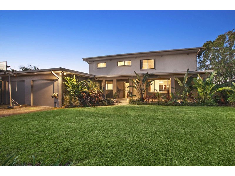 4 WHITMONT CRESCENT, St Ives NSW 2075