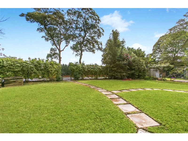 12 COWAN ROAD, St Ives NSW 2075