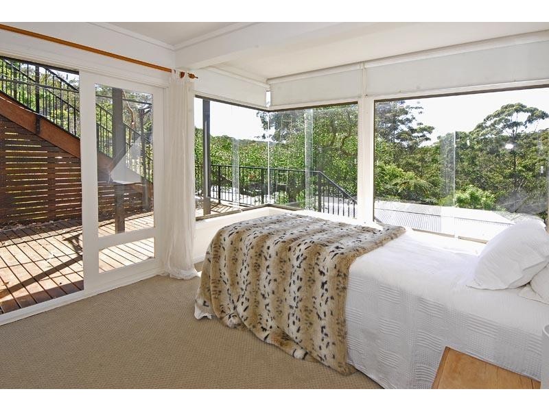 1 LINIGEN PLACE, St Ives NSW 2075