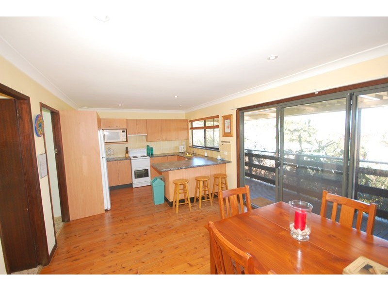 57 North Avoca Drive, North Avoca NSW 2260