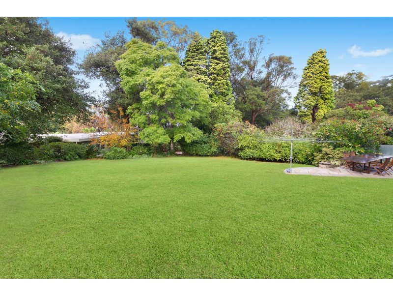 10 Lynbara Avenue, St Ives NSW 2075