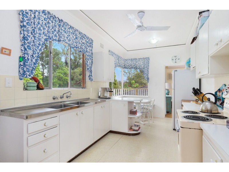 10 Lynbara Avenue, St Ives NSW 2075