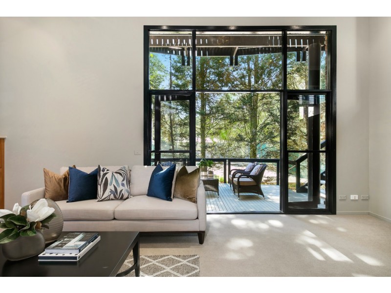 11 Romney Road, St Ives NSW 2075