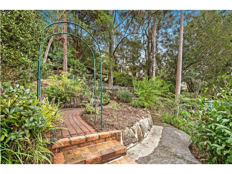 84 Hunter Avenue, St Ives NSW 2075