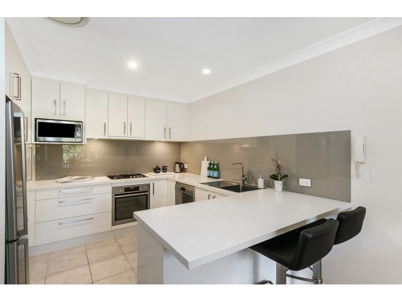 30 Hillcrest Drive, St Ives NSW 2075