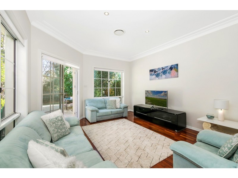 30 Hillcrest Drive, St Ives NSW 2075