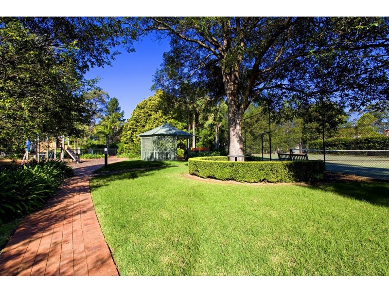 30 Hillcrest Drive, St Ives NSW 2075