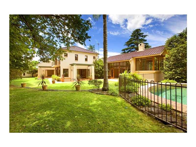 42 COLLINS ROAD, St Ives NSW 2075