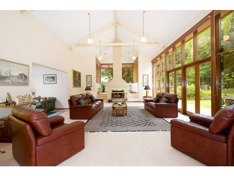 42 COLLINS ROAD, St Ives NSW 2075