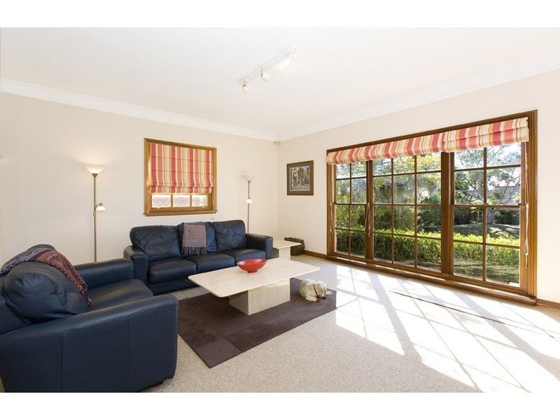 3 HAYLE STREET, St Ives NSW 2075