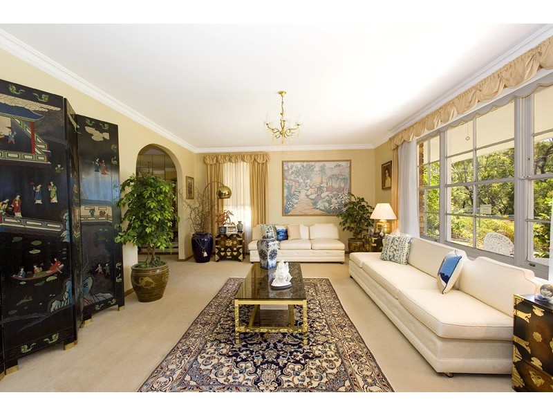 63 BURRANEER AVENUE, St Ives NSW 2075