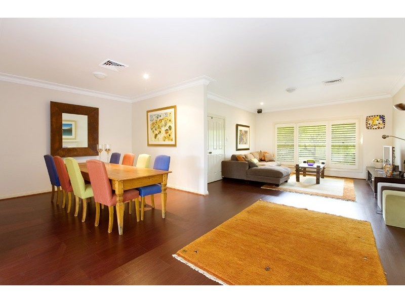 8 CARBEEN AVENUE, St Ives NSW 2075