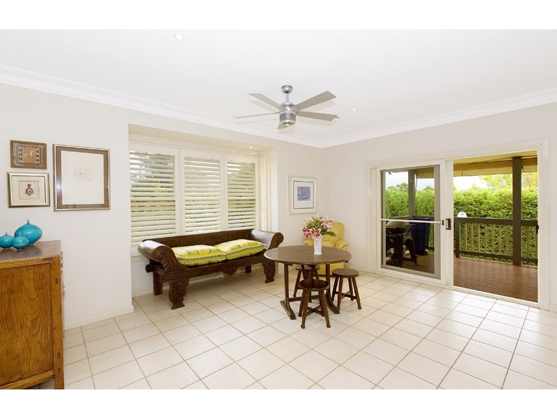 8 CARBEEN AVENUE, St Ives NSW 2075