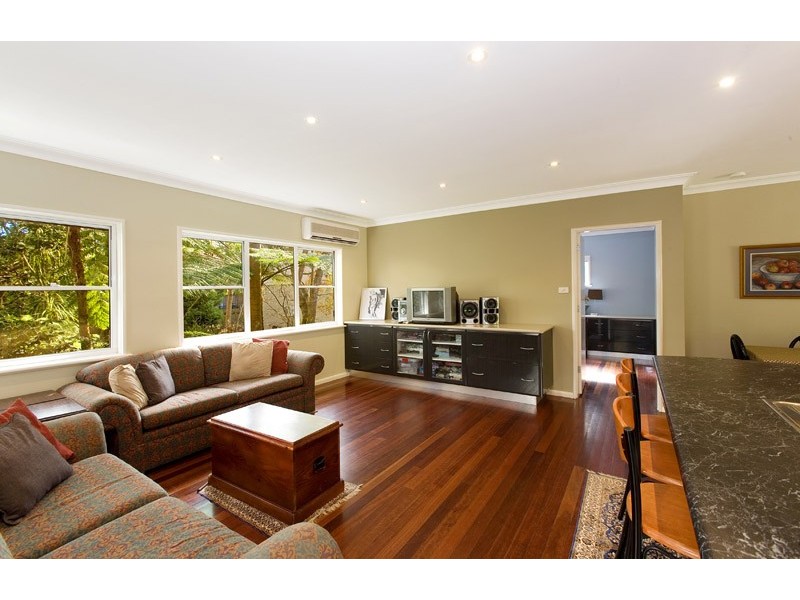 25 LYNBARA AVENUE, St Ives NSW 2075