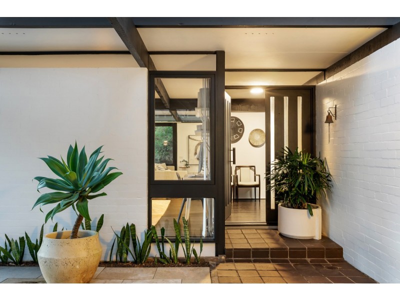 2 Staddon Close, St Ives NSW 2075