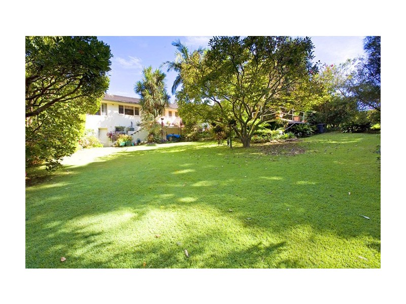 12 LYNBARA AVENUE, St Ives NSW 2075