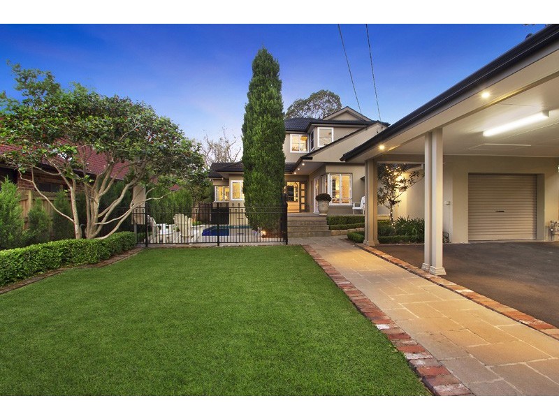 11 Benaroon Avenue, St Ives NSW 2075