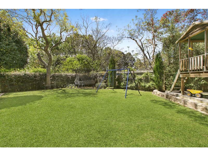 11 Benaroon Avenue, St Ives NSW 2075