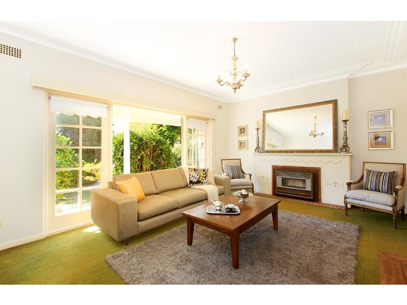 35 EASTERN ARTERIAL ROAD, St Ives NSW 2075