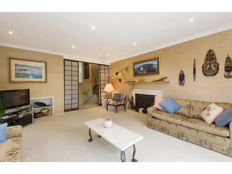 2 CASSANDRA AVENUE, St Ives NSW 2075