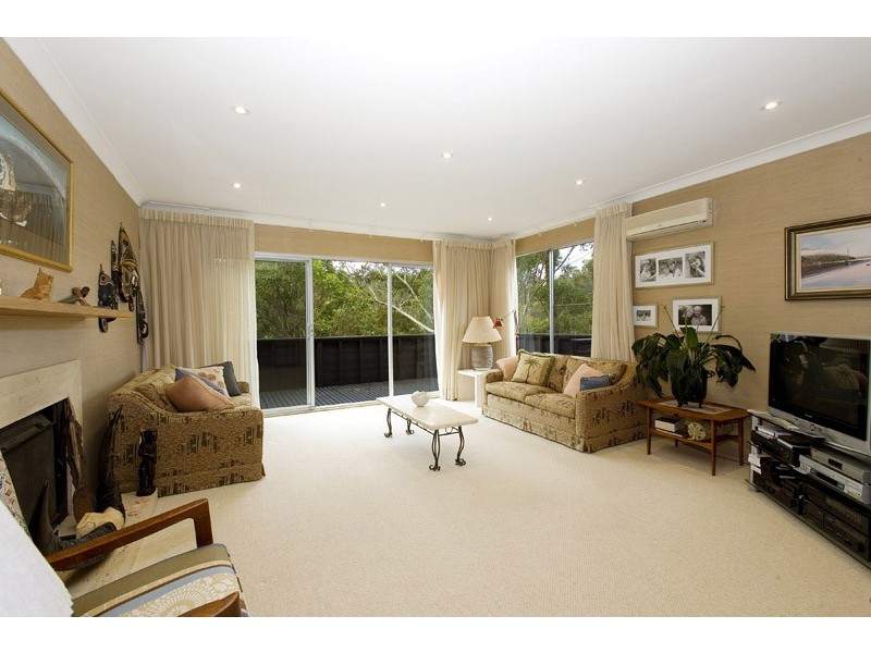 2 CASSANDRA AVENUE, St Ives NSW 2075