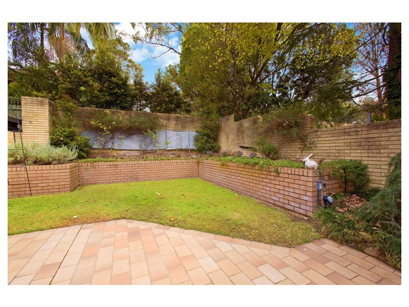 2 CASSANDRA AVENUE, St Ives NSW 2075