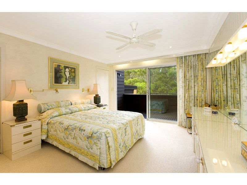 2 CASSANDRA AVENUE, St Ives NSW 2075