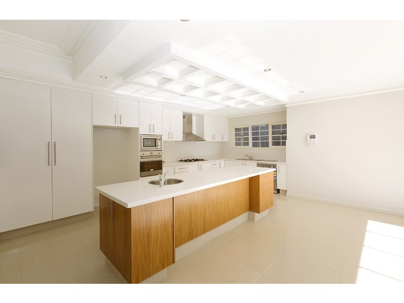 32 THE CHASE ROAD, Turramurra NSW 2074