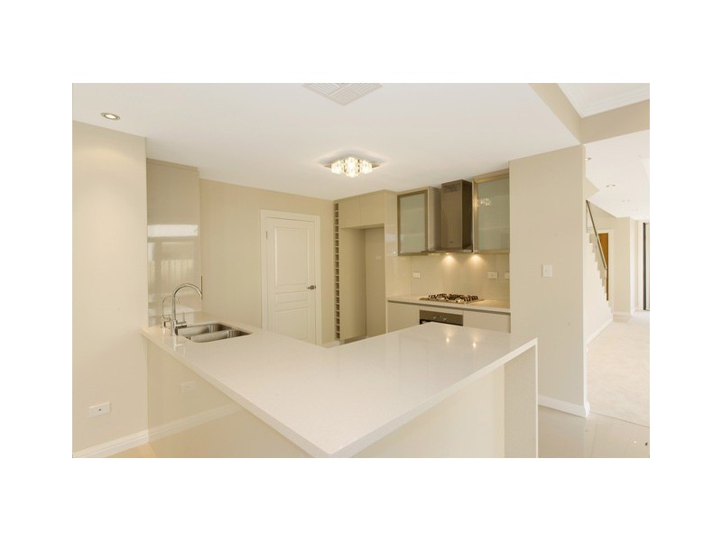 17 PORTERS LANE, St Ives NSW 2075